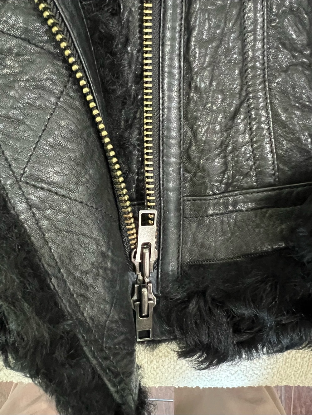 Vince Black Lamb Leather & Lamb Shearling Moto Jacket XS | Cropped Luxury Coat - Picture 3 of 10